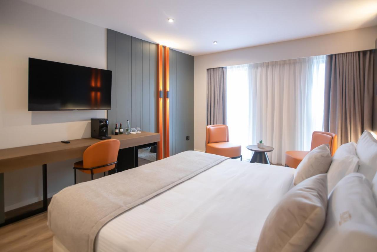 Hotel Elisa Tirana, Affiliated By Melia Exterior photo