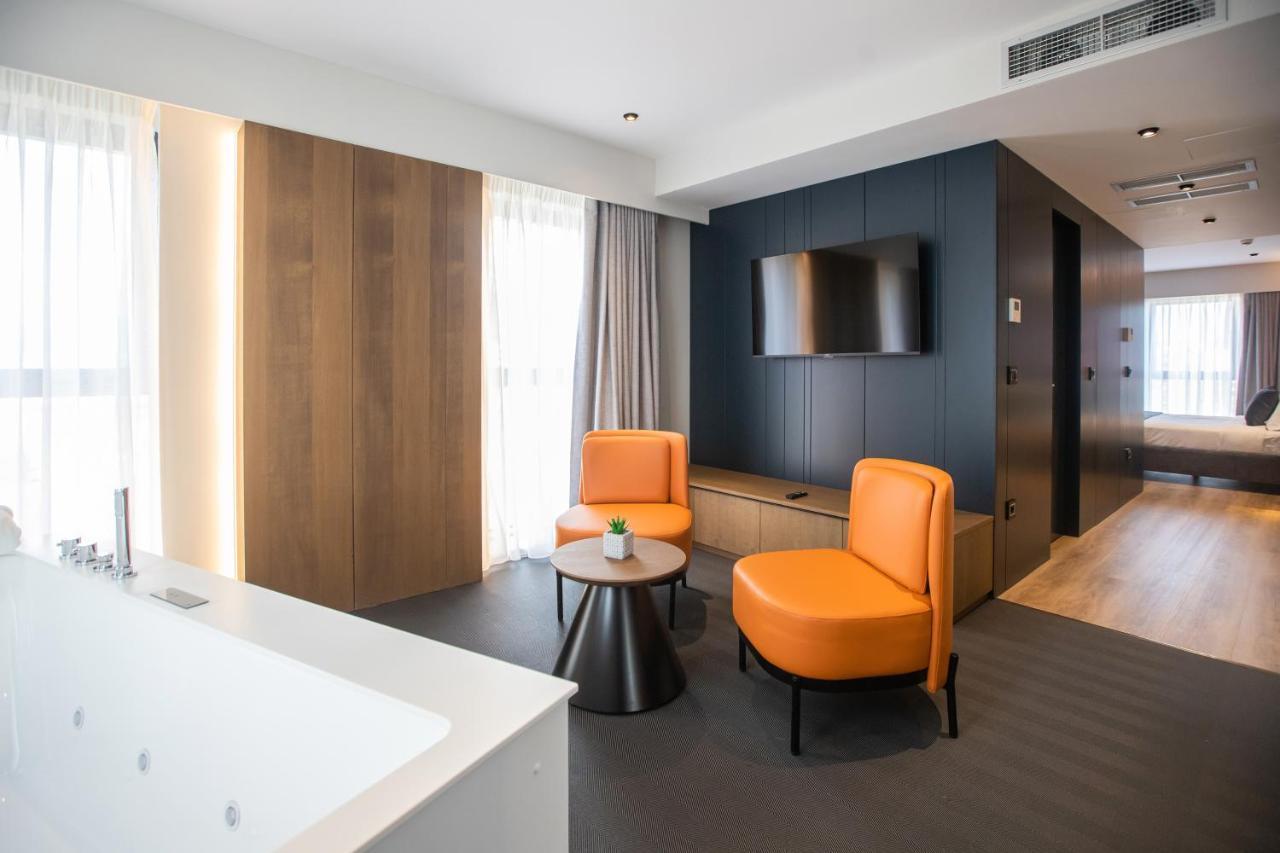 Hotel Elisa Tirana, Affiliated By Melia Exterior photo